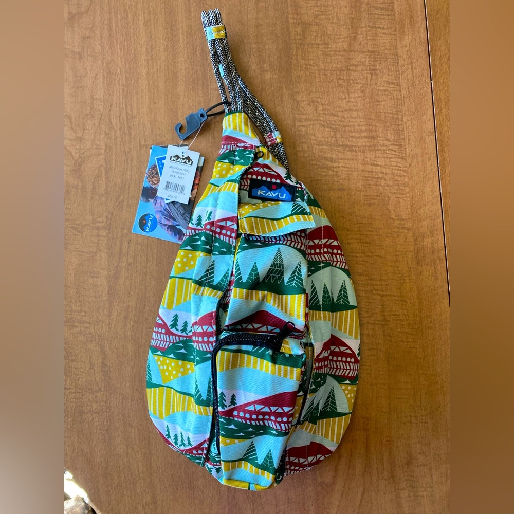 Brand new with tags Kavu Harvest Lands mini robe bag.